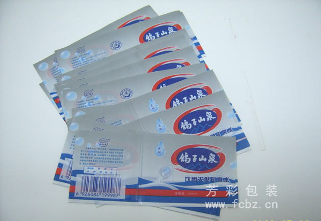 礦泉水自動套標(biāo) 卷標(biāo)